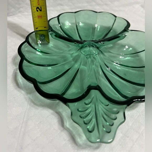 Vtg Green Glass Dish Three Leaf Clover Candy Nut Trinket Tray Carnival Glass MCM - Picture 6 of 13
